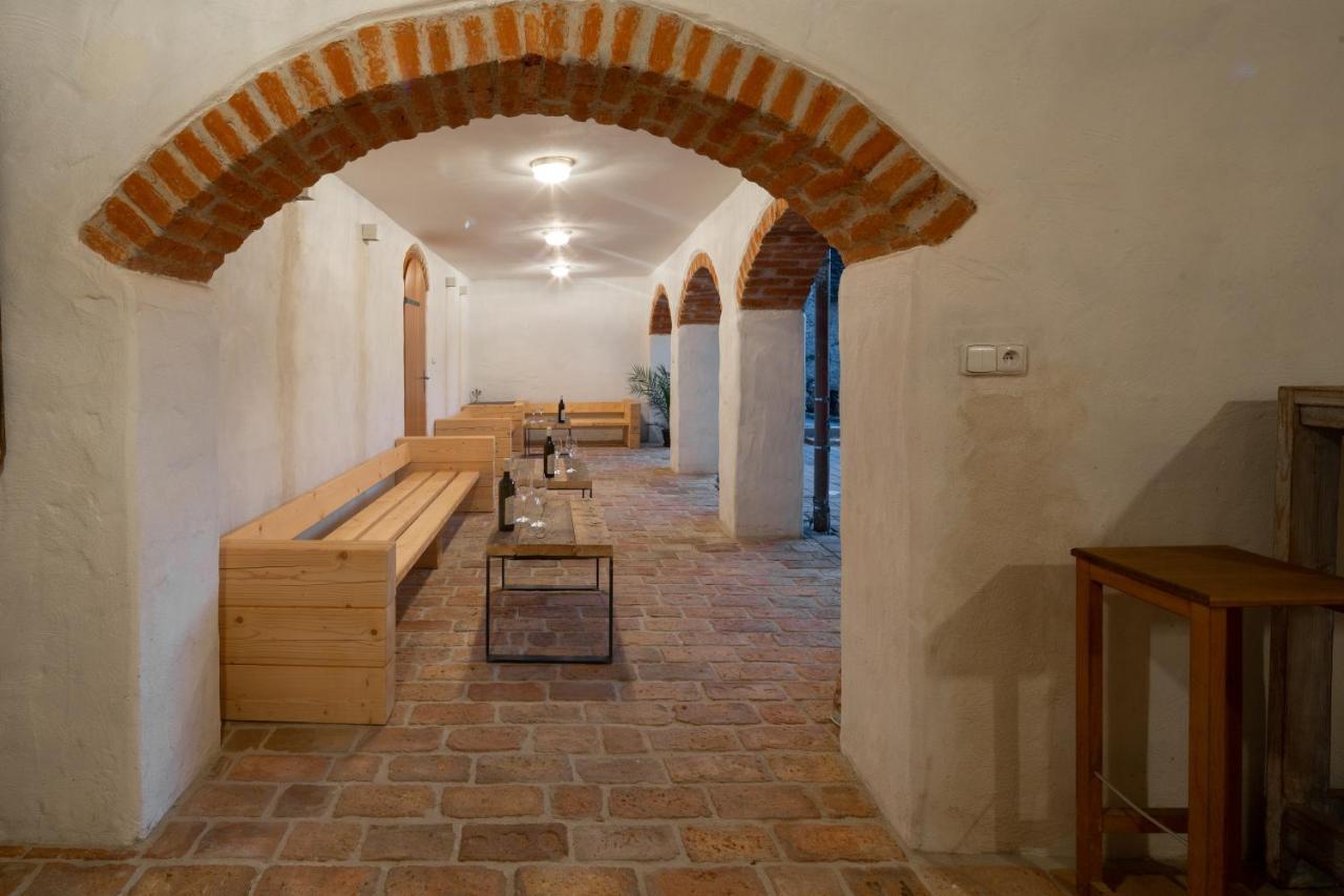 Rezidence Konevova, Mikulov Apartment Bagian luar foto